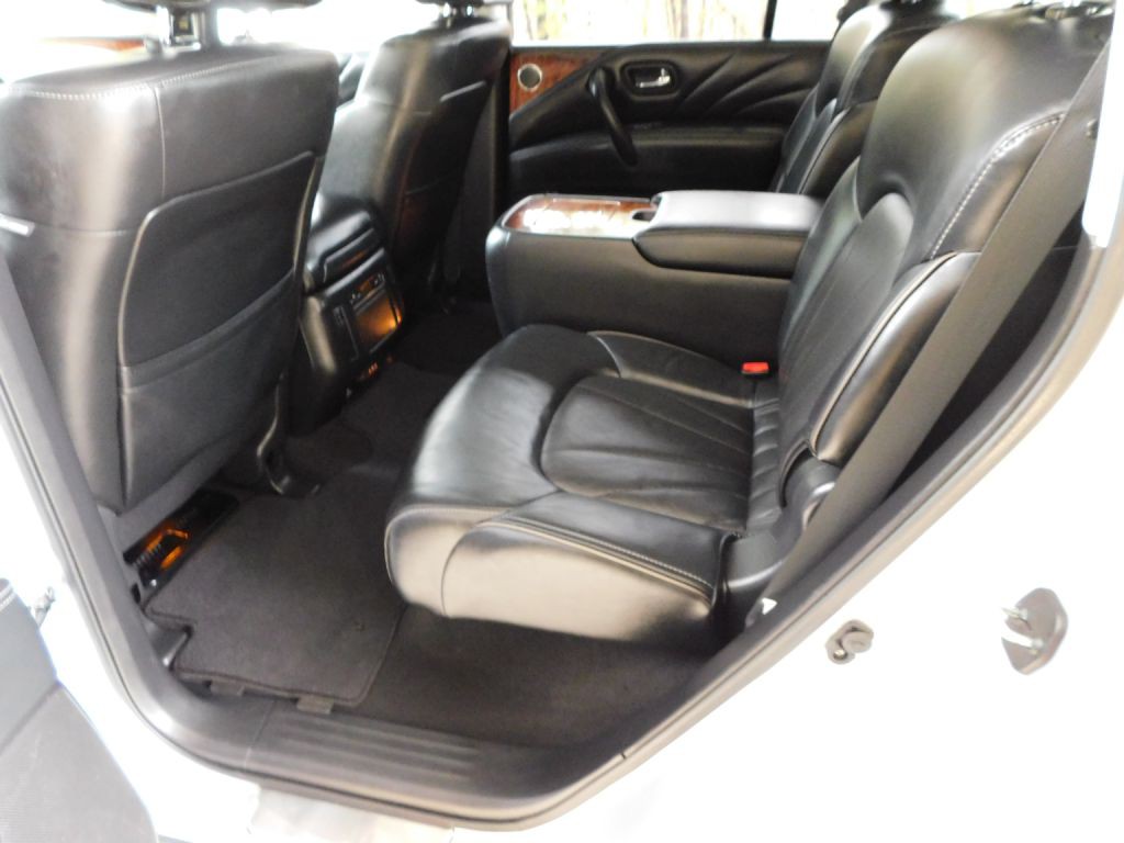 2017 INFINITI QX80 Image 26