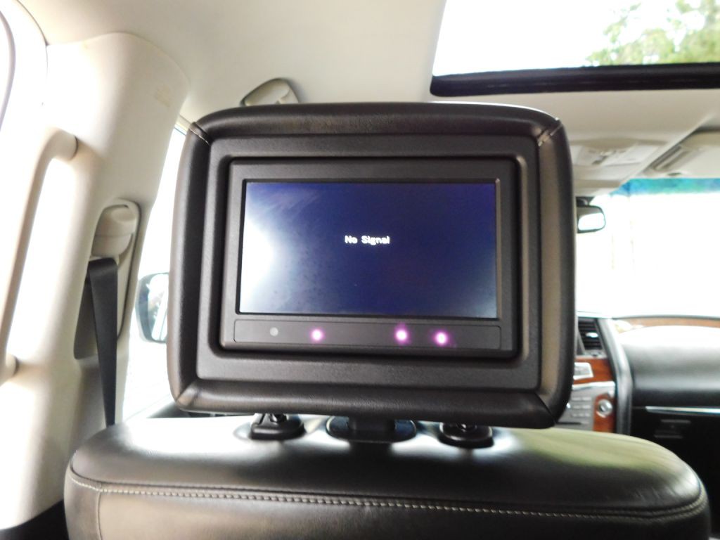 2017 INFINITI QX80 Image 27