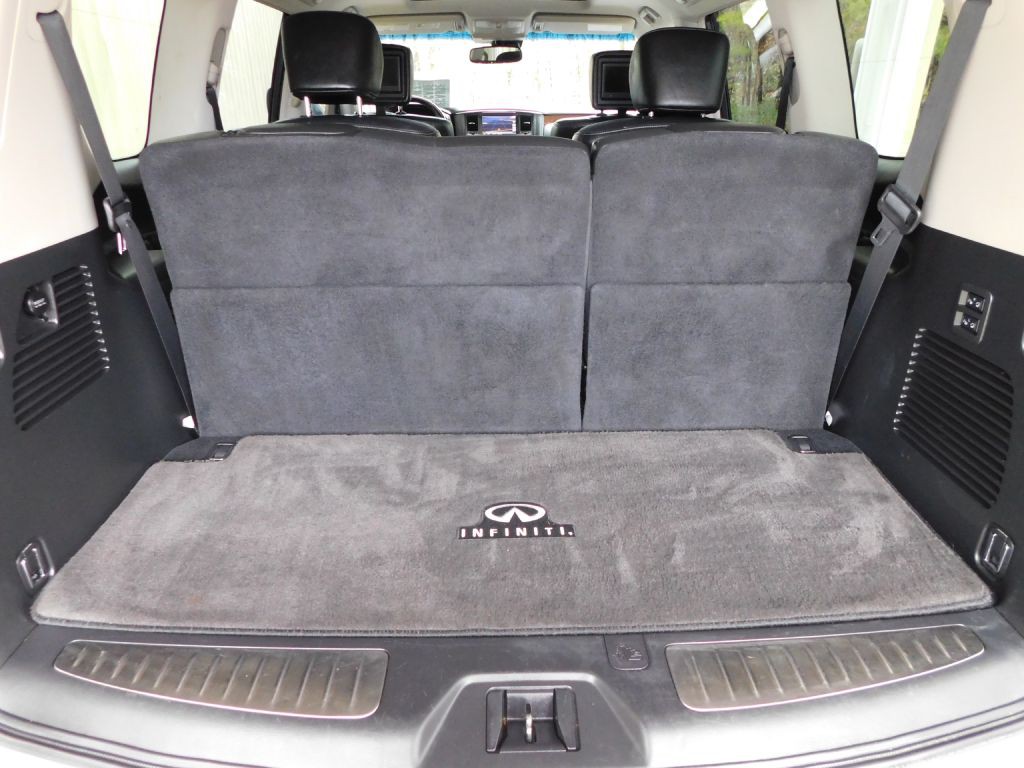 2017 INFINITI QX80 Image 33
