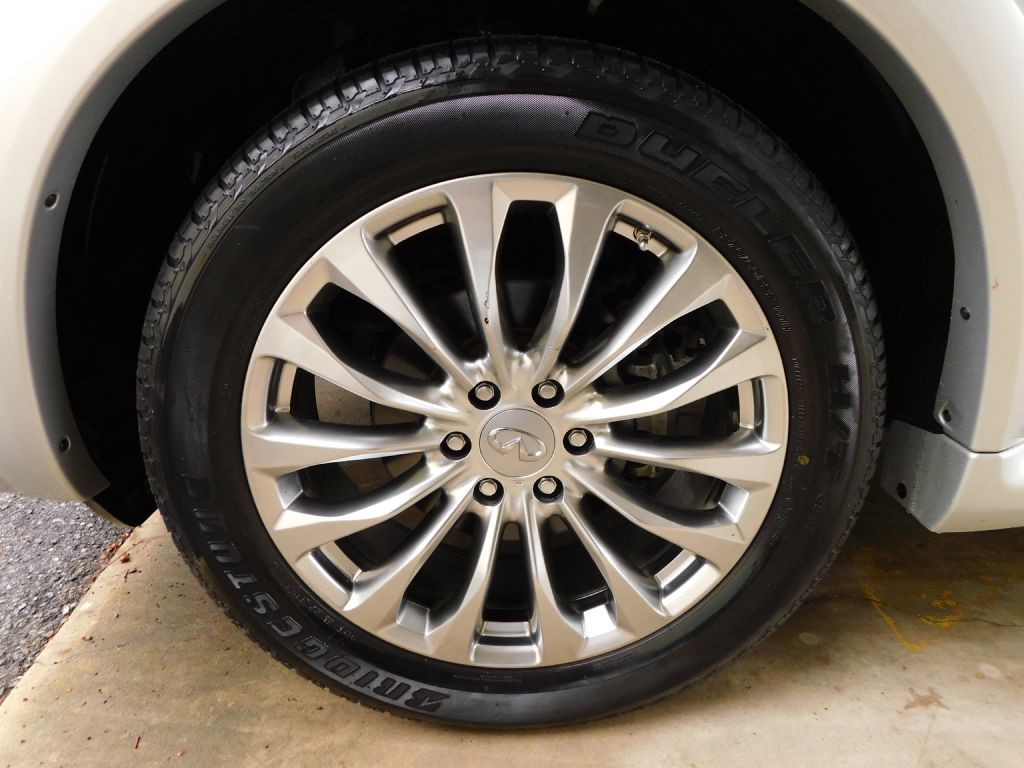 2017 INFINITI QX80 Image 46