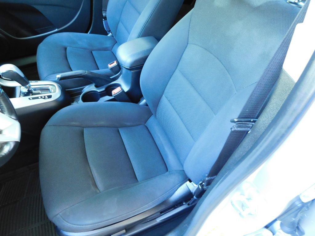 2014 Chevrolet Cruze Image 8