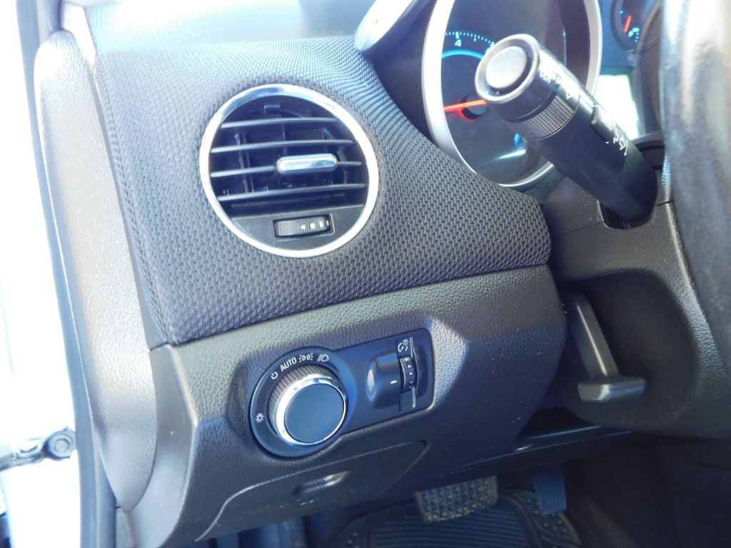 2014 Chevrolet Cruze Image 12