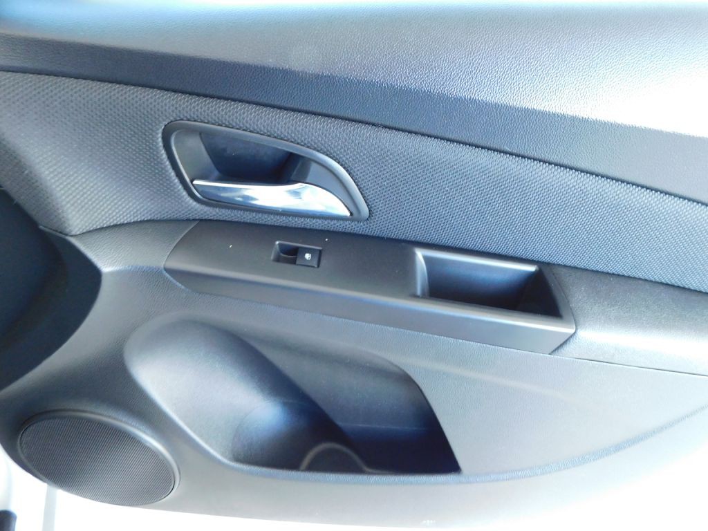 2014 Chevrolet Cruze Image 28