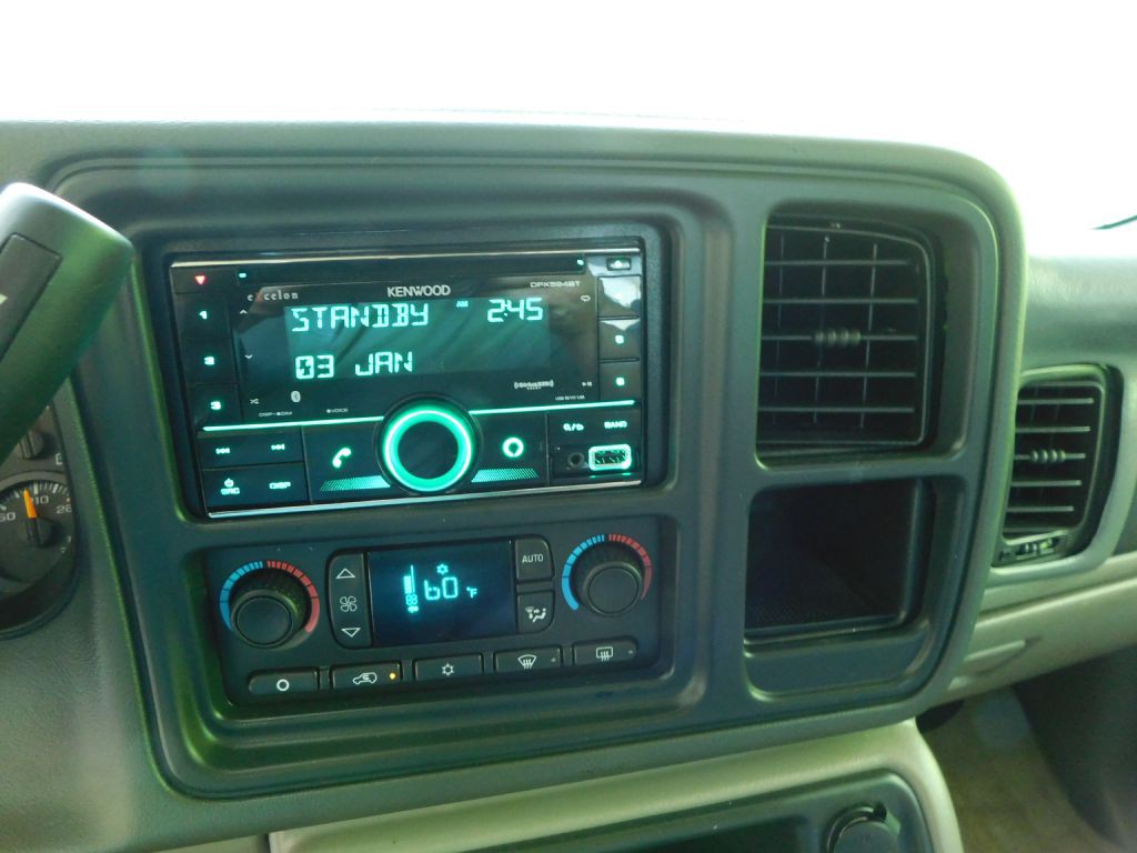2004 Chevrolet Tahoe Image 15