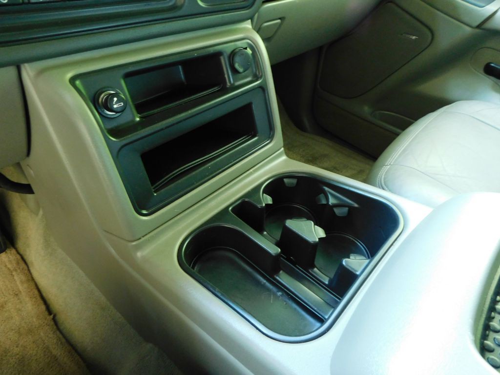 2004 Chevrolet Tahoe Image 17