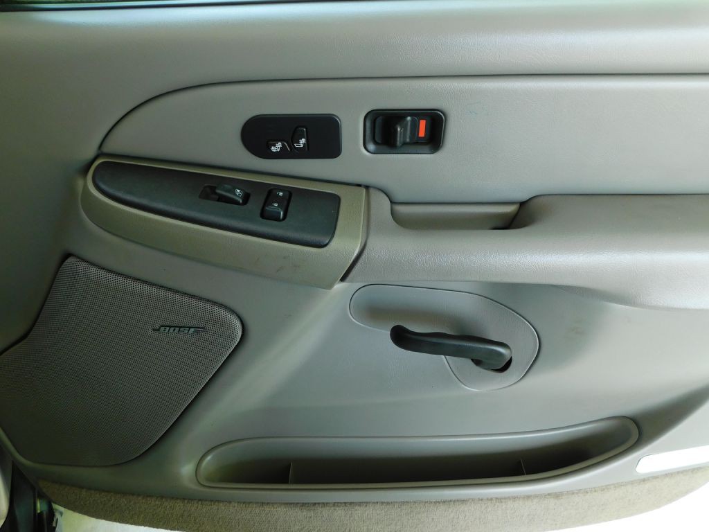 2004 Chevrolet Tahoe Image 31