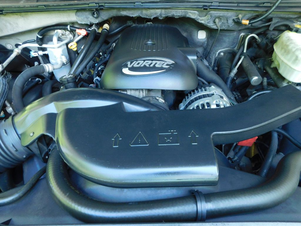 2004 Chevrolet Tahoe Image 33