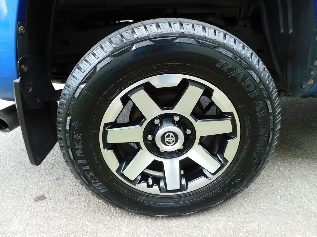 2016 Toyota Tacoma Image 39