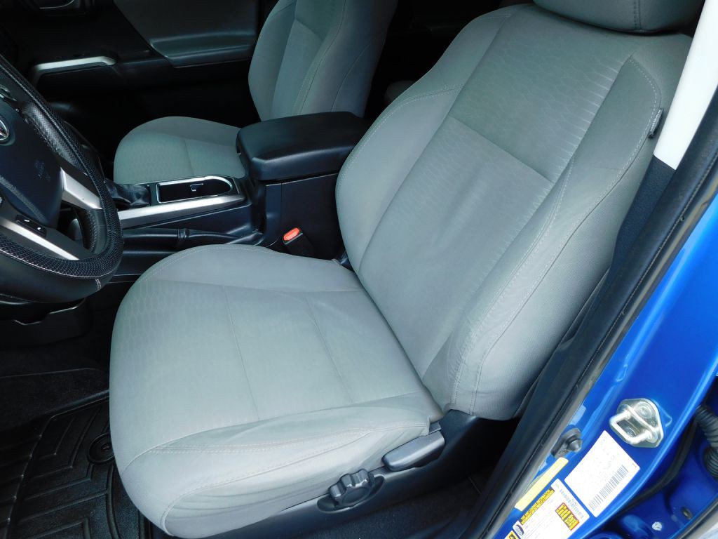 2016 Toyota Tacoma Image 9