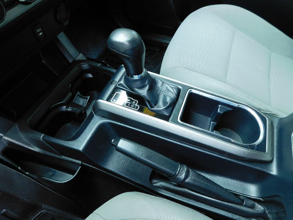 2016 Toyota Tacoma Image 17