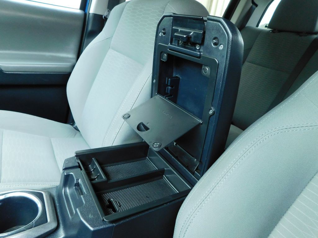 2016 Toyota Tacoma Image 19