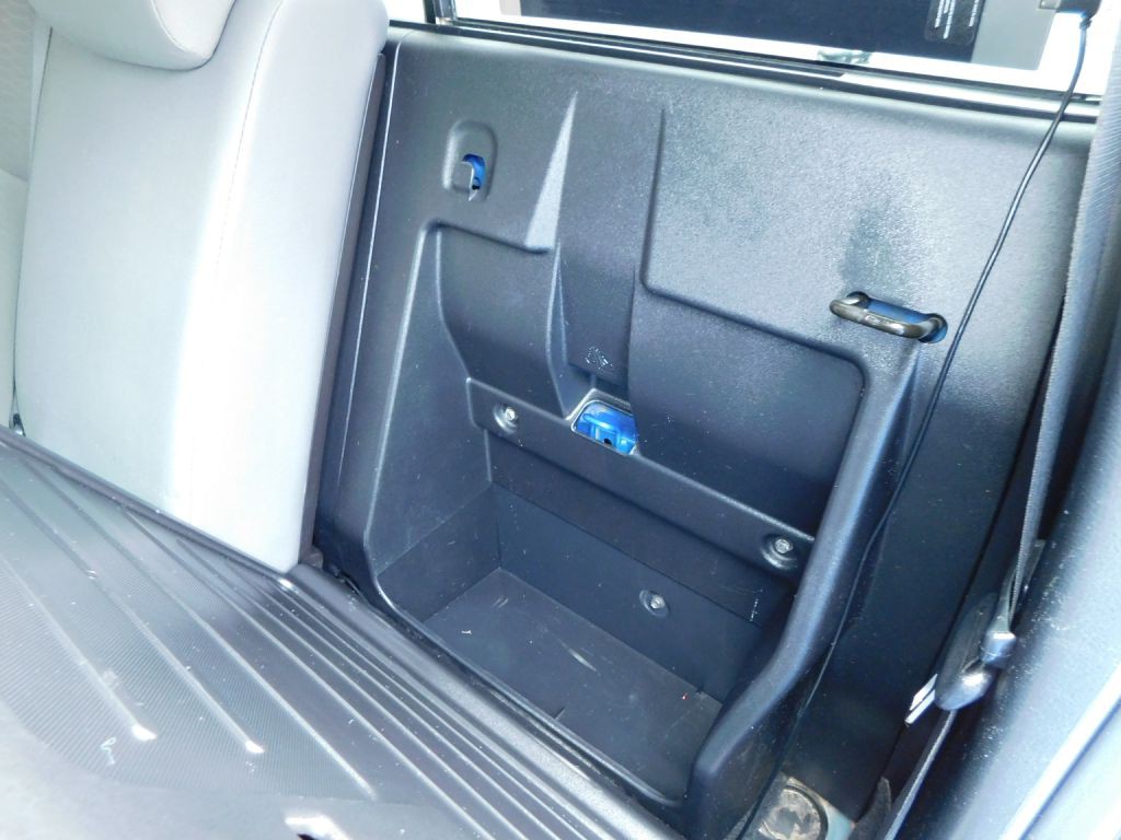 2016 Toyota Tacoma Image 25