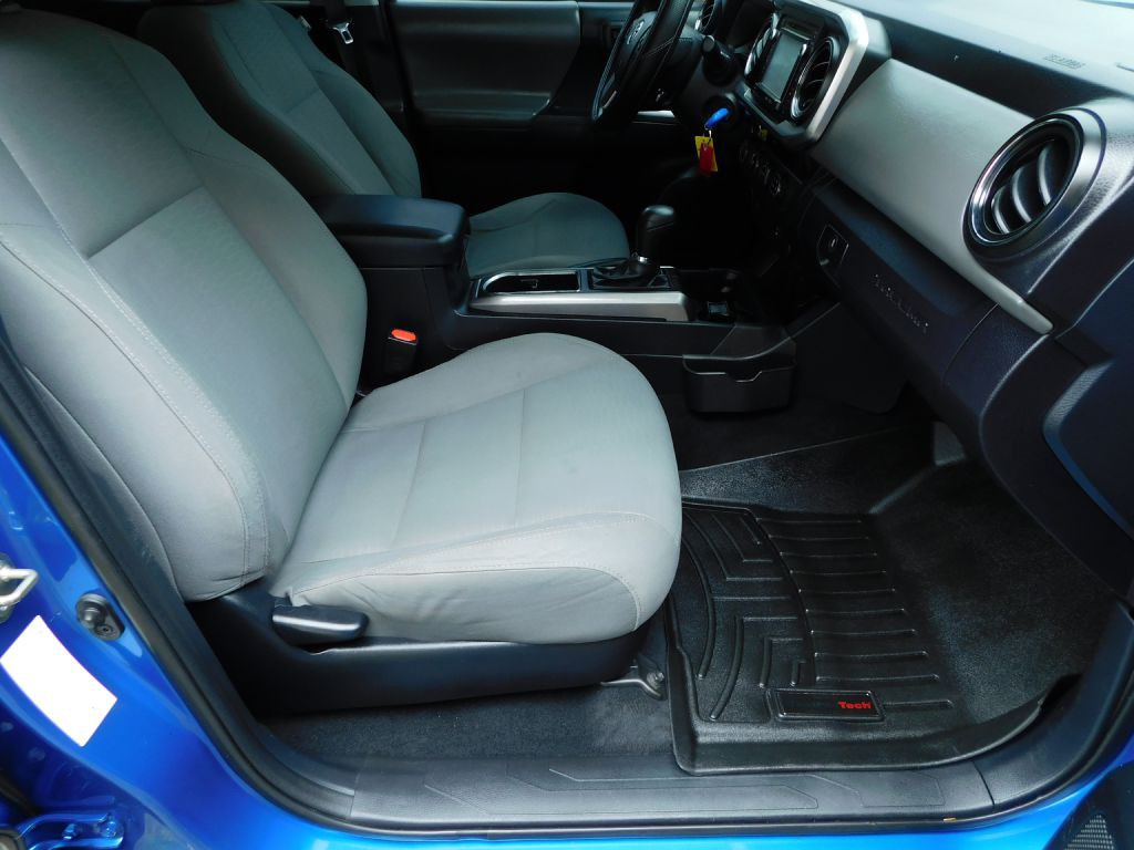 2016 Toyota Tacoma Image 30