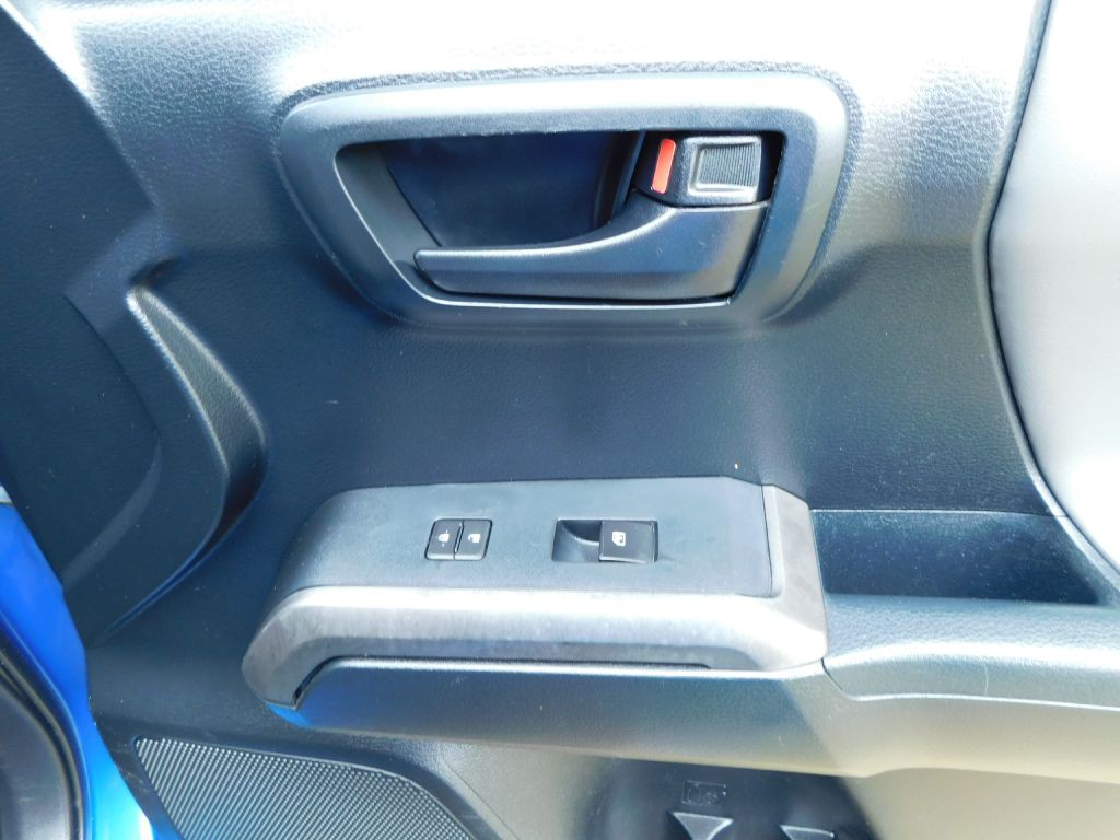 2016 Toyota Tacoma Image 33