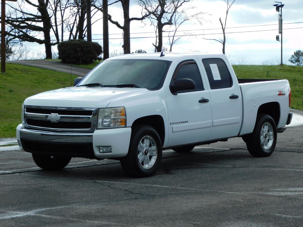 2007 Chevrolet Silverado 1500 Image 2