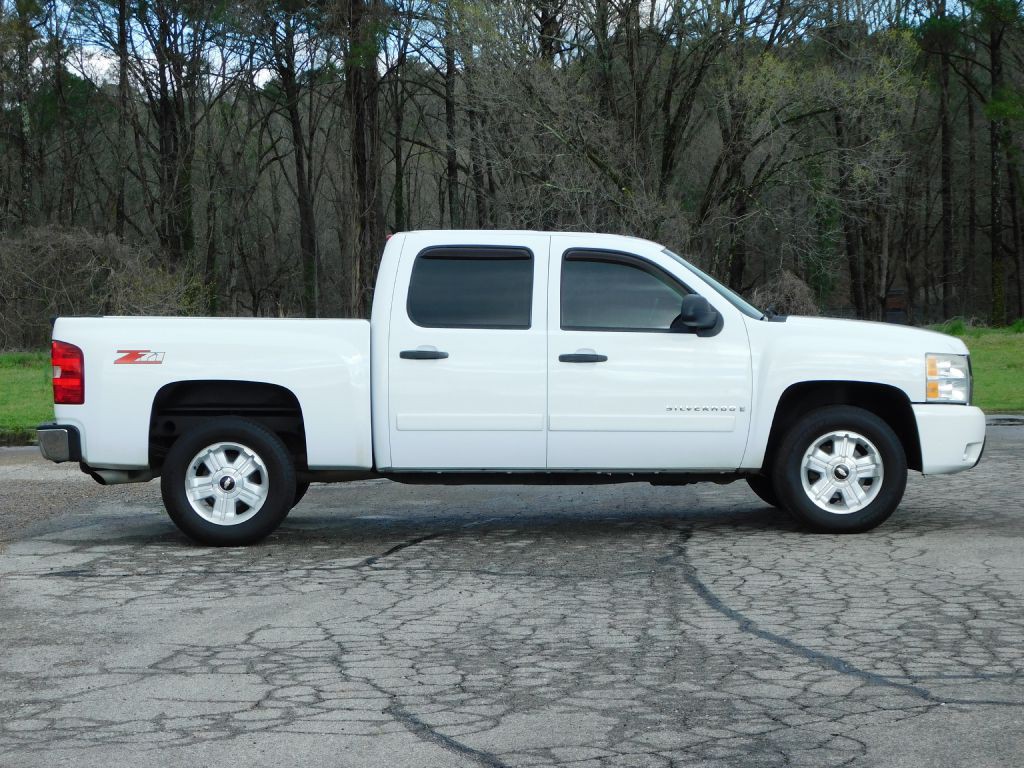 2007 Chevrolet Silverado 1500 Image 3