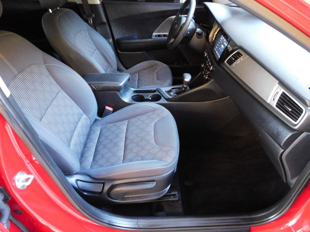 2018 Kia Niro Image 24