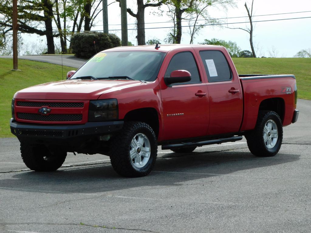 2011 Chevrolet Silverado 1500 Image 2