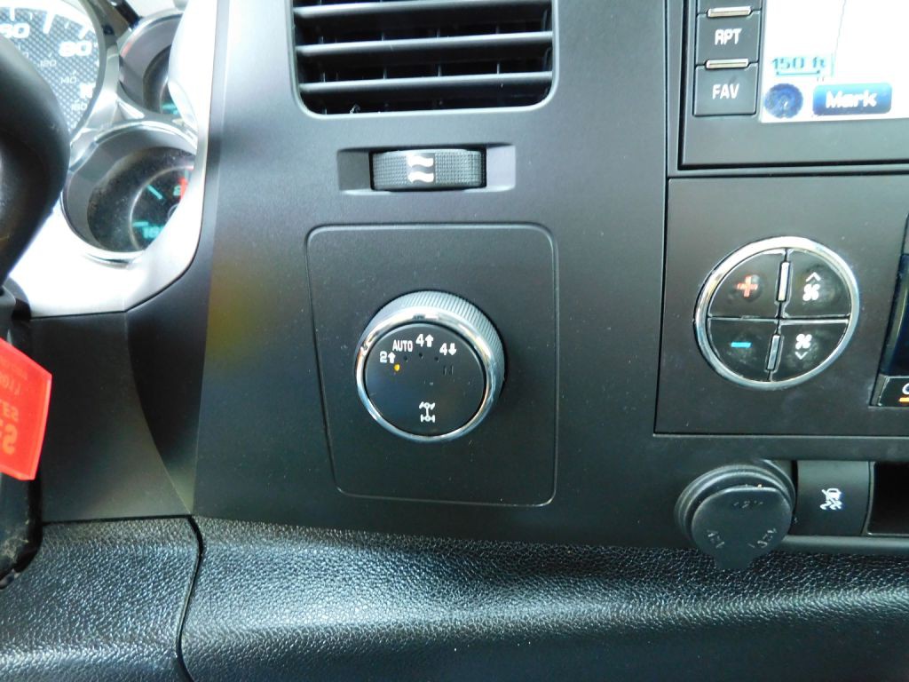 2011 Chevrolet Silverado 1500 Image 17