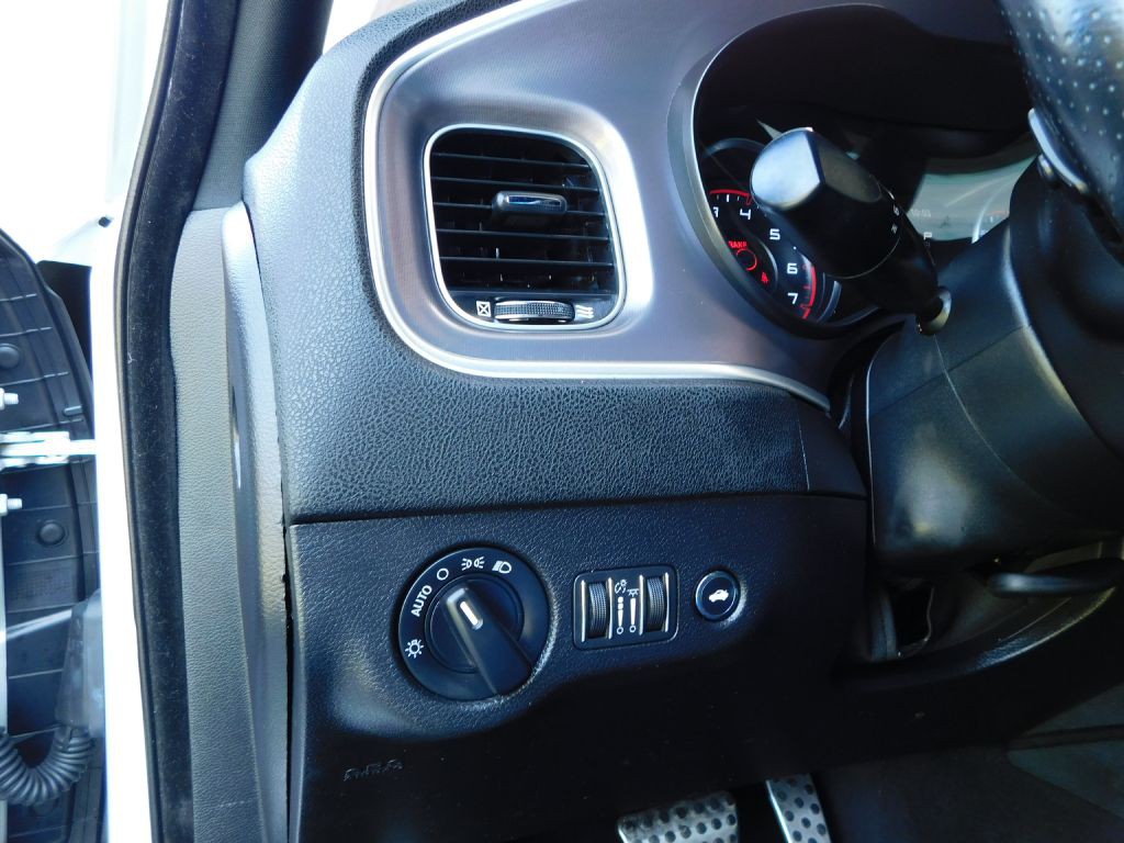 2019 Dodge Charger Image 9