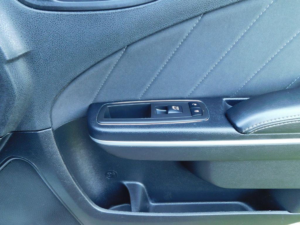 2019 Dodge Charger Image 28