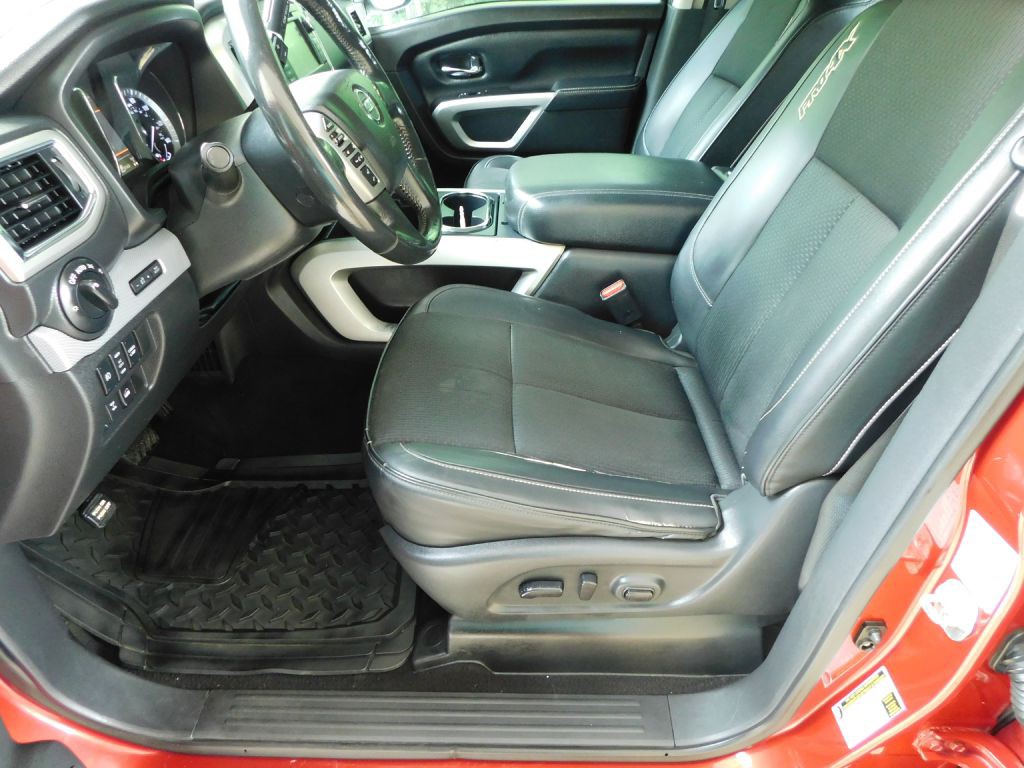 2019 Nissan Titan Image 7
