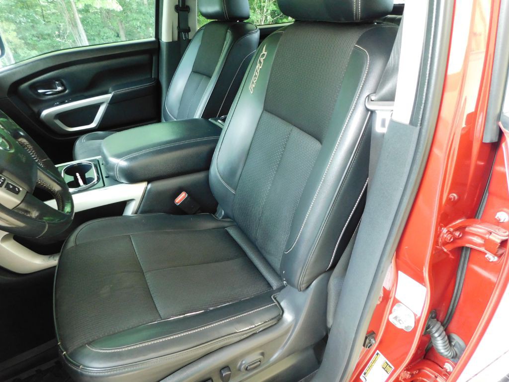 2019 Nissan Titan Image 8