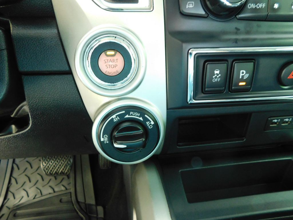 2019 Nissan Titan Image 17