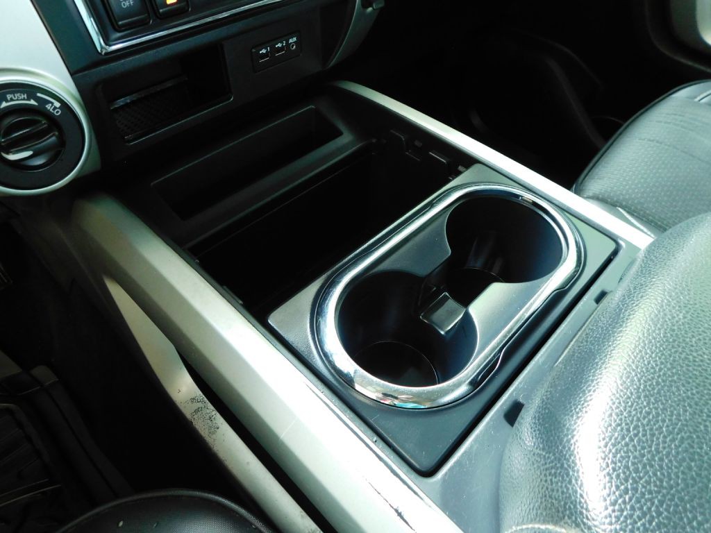 2019 Nissan Titan Image 18