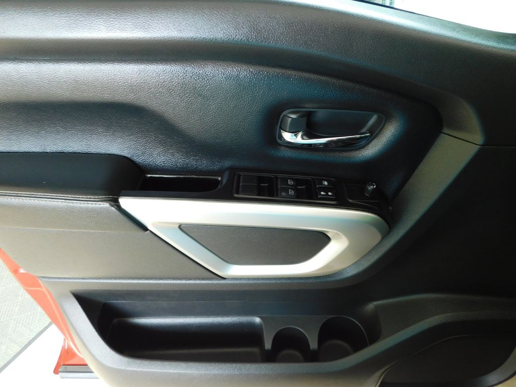 2019 Nissan Titan Image 22
