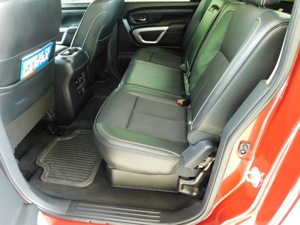 2019 Nissan Titan Image 24