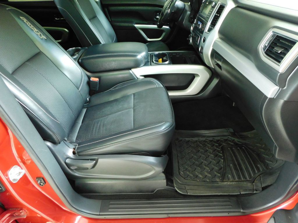 2019 Nissan Titan Image 33