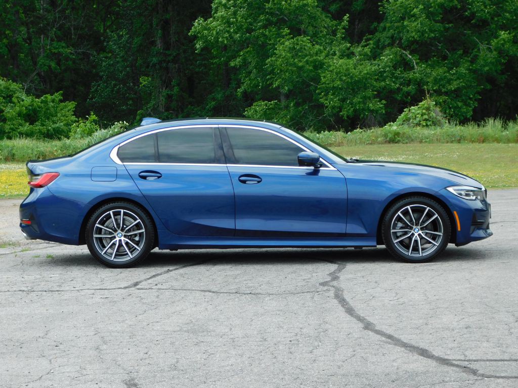 2021 BMW 3 Series Image 2