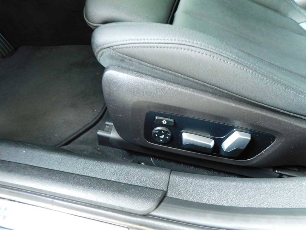 2021 BMW 3 Series Image 9