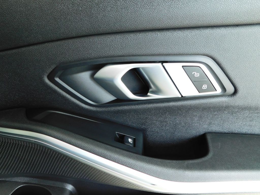 2021 BMW 3 Series Image 34