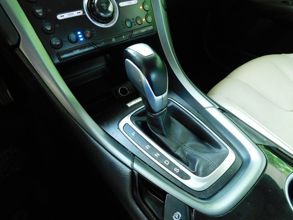 2016 Ford Fusion Image 16
