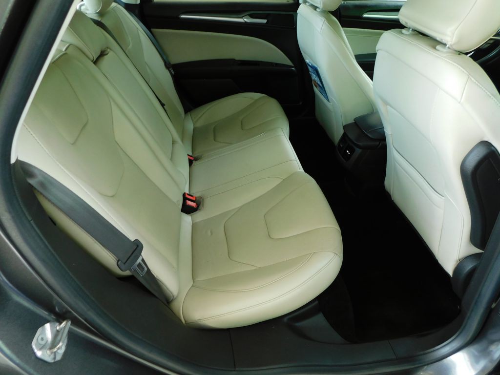 2016 Ford Fusion Image 27
