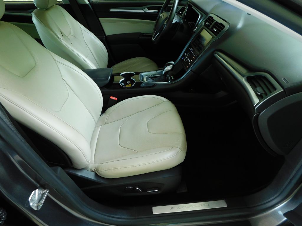 2016 Ford Fusion Image 28