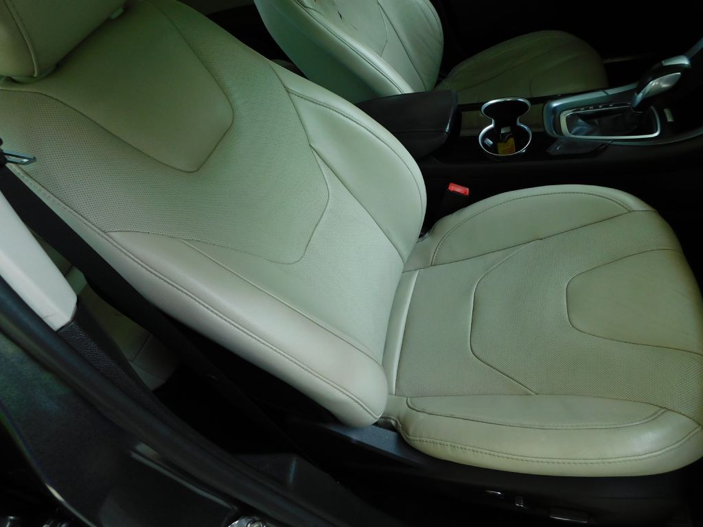 2016 Ford Fusion Image 29