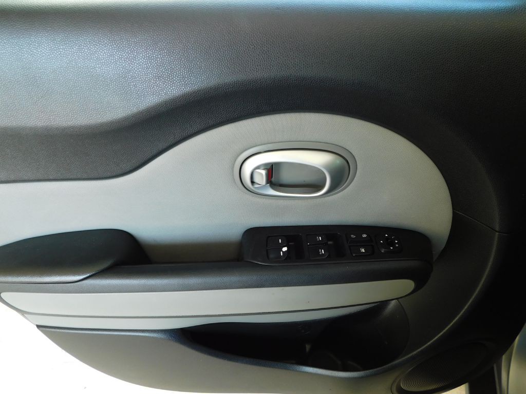2014 Kia Soul Image 18
