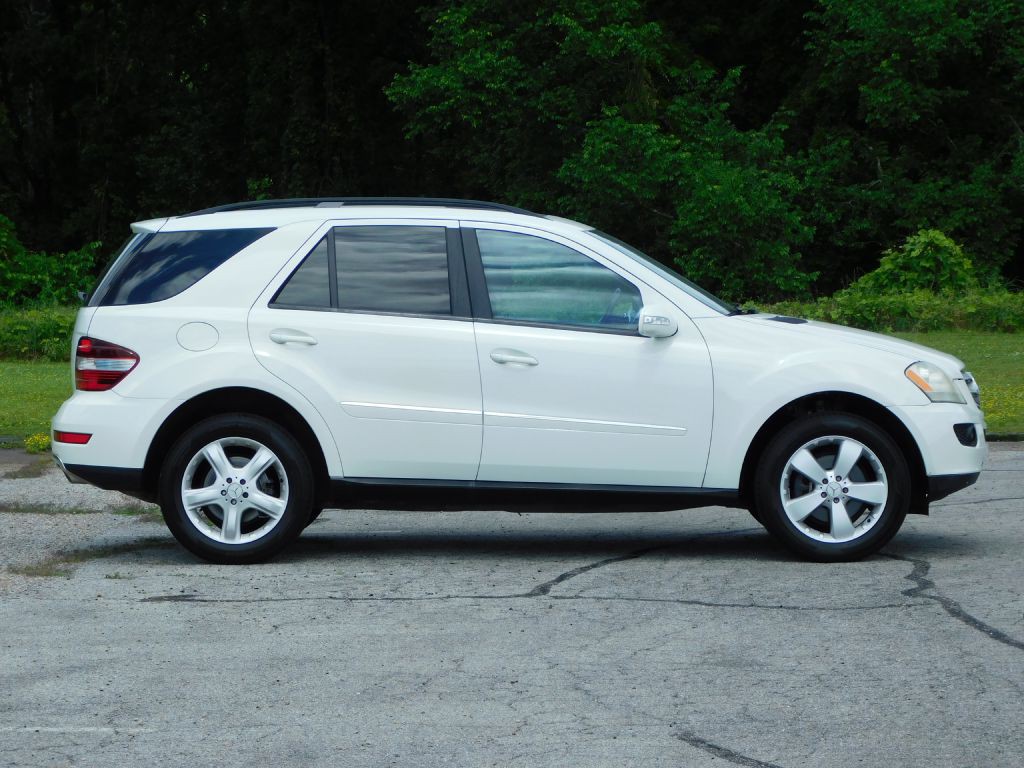 2010 Mercedes-Benz M-Class Image 3