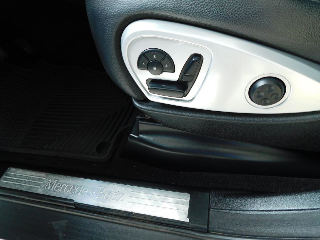 2010 Mercedes-Benz M-Class Image 10