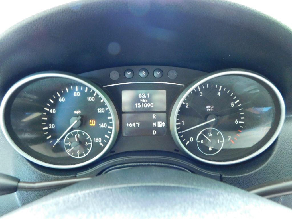 2010 Mercedes-Benz M-Class Image 11