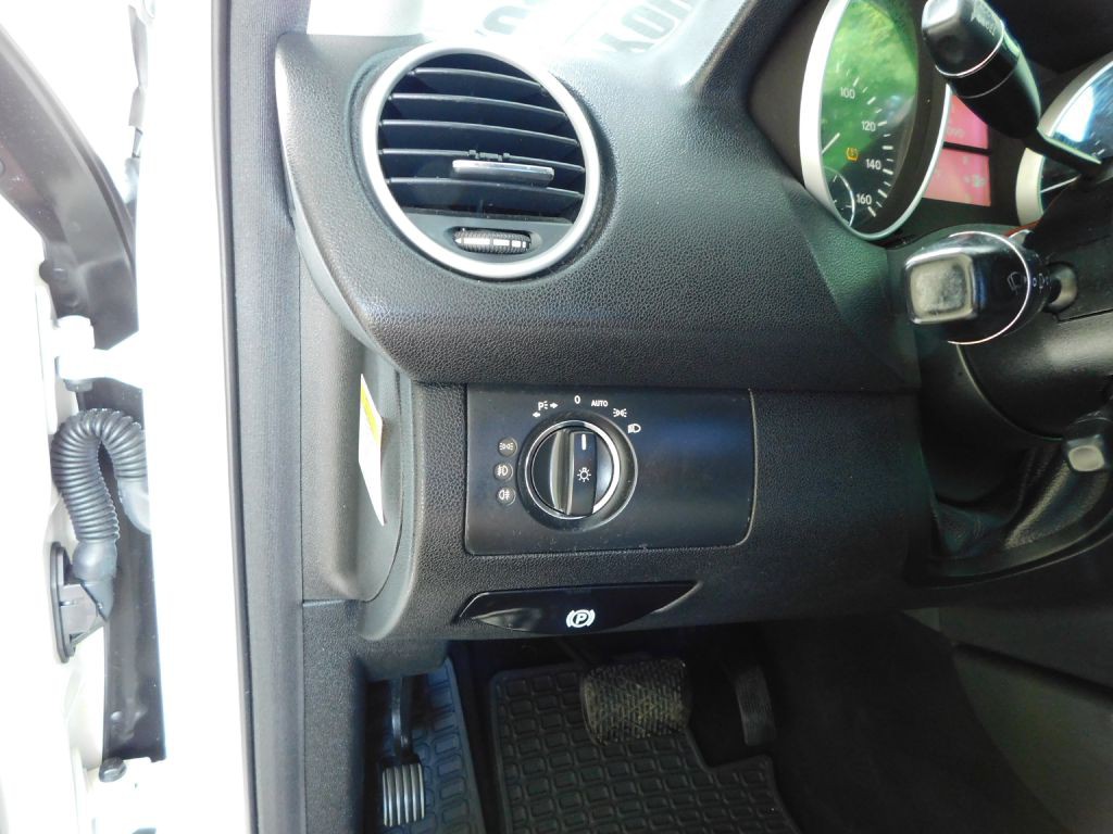 2010 Mercedes-Benz M-Class Image 13