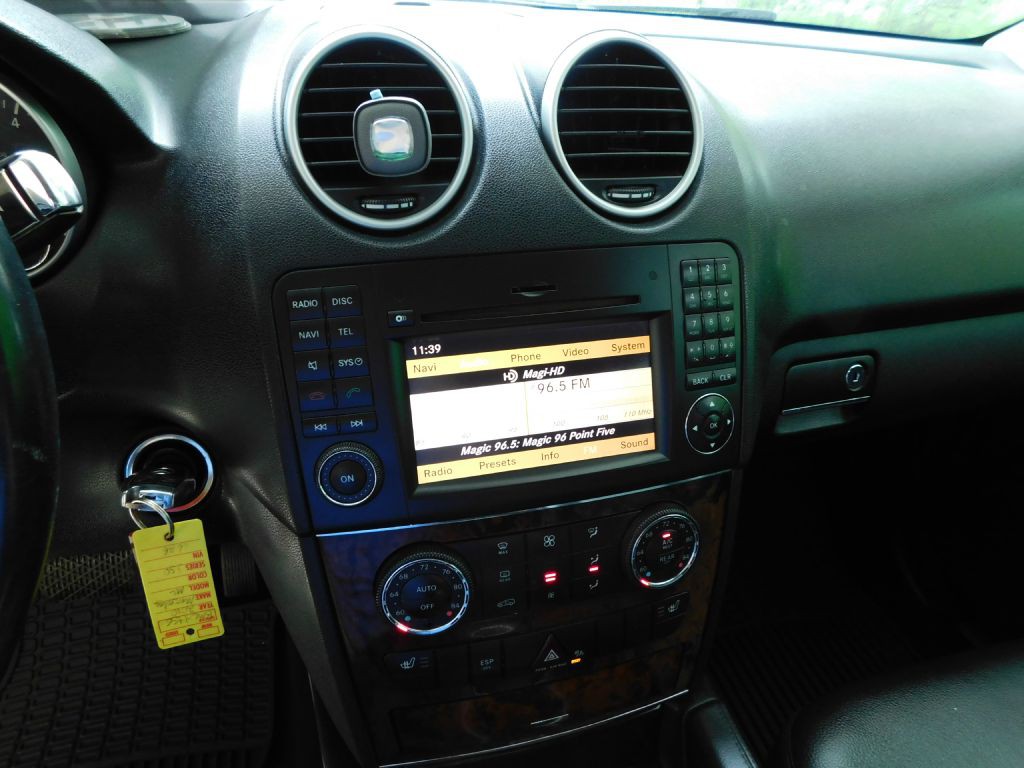 2010 Mercedes-Benz M-Class Image 14