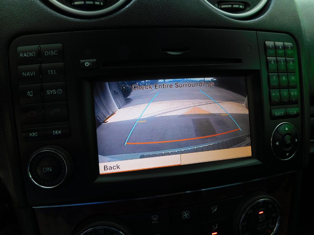 2010 Mercedes-Benz M-Class Image 16