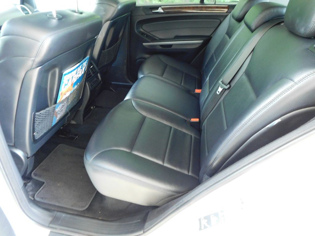 2010 Mercedes-Benz M-Class Image 25