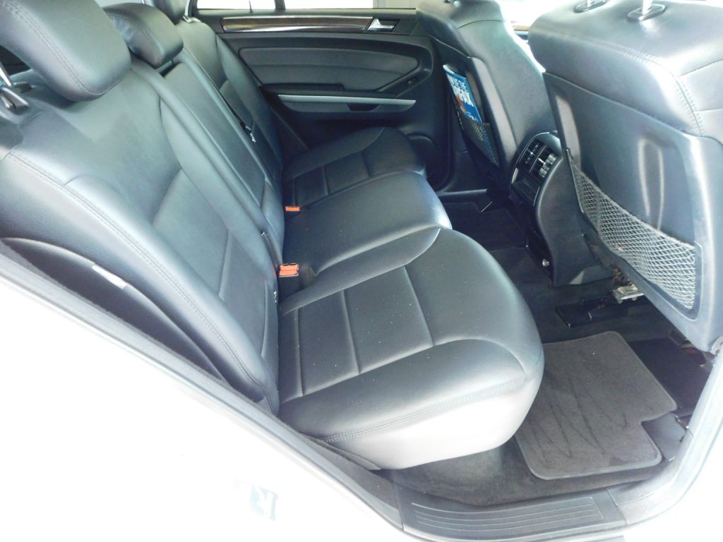 2010 Mercedes-Benz M-Class Image 30