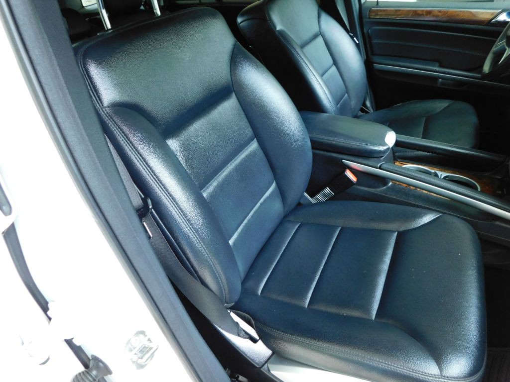 2010 Mercedes-Benz M-Class Image 32