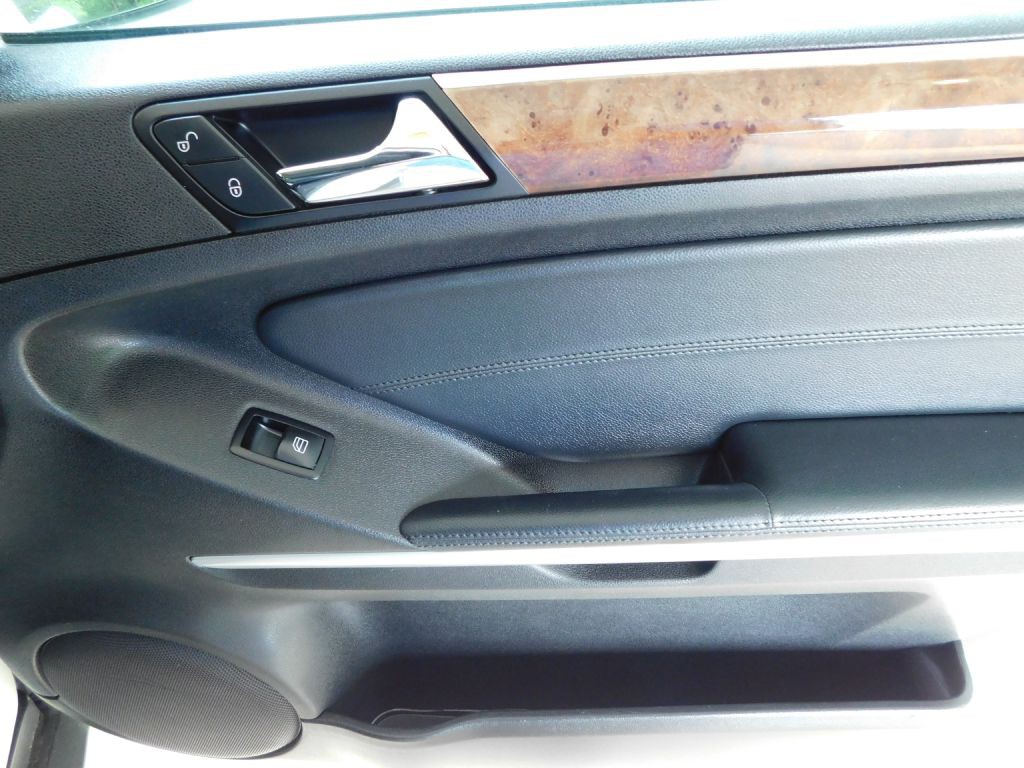 2010 Mercedes-Benz M-Class Image 34